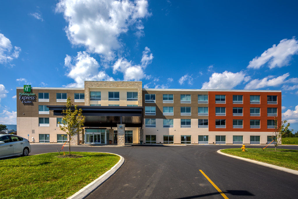 Holiday Inn Express & Suite Milroy - Reedsville Esterno foto