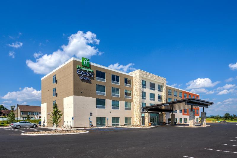 Holiday Inn Express & Suite Milroy - Reedsville Esterno foto