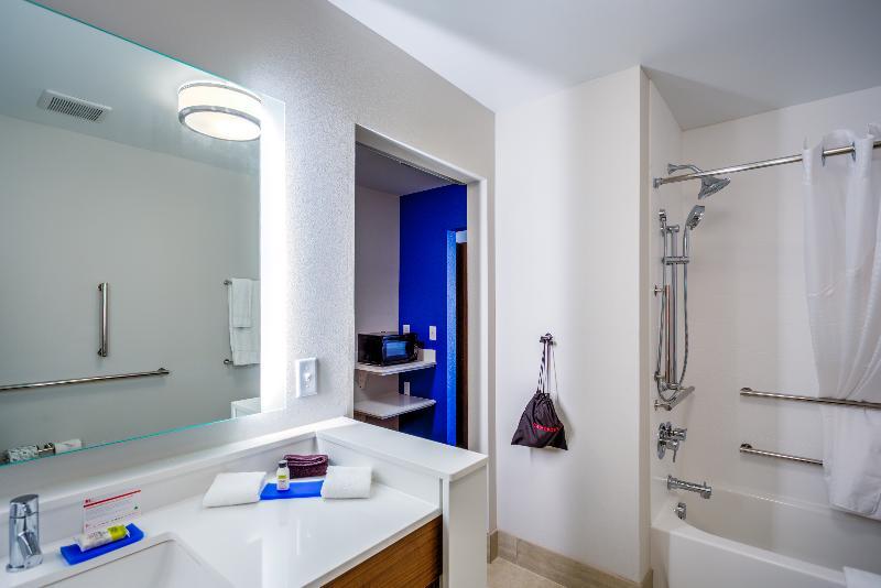 Holiday Inn Express & Suite Milroy - Reedsville Esterno foto