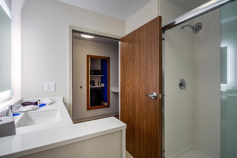 Holiday Inn Express & Suite Milroy - Reedsville Esterno foto
