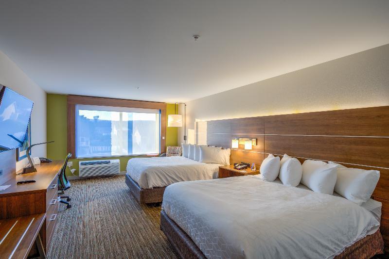 Holiday Inn Express & Suite Milroy - Reedsville Esterno foto