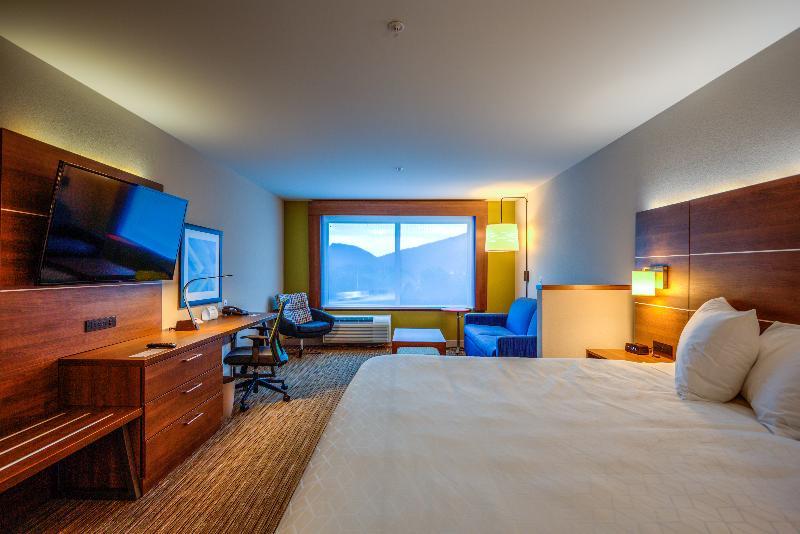 Holiday Inn Express & Suite Milroy - Reedsville Esterno foto