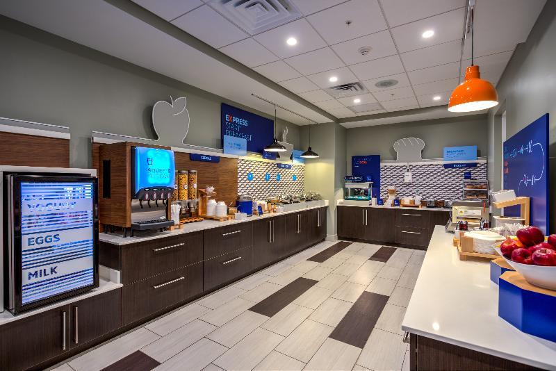 Holiday Inn Express & Suite Milroy - Reedsville Esterno foto
